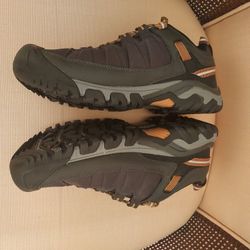 New Keen Shoes Size 12