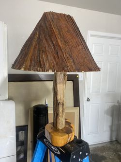 WESTERN TABLE LAMP