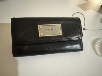 DKNY Continental Wallet