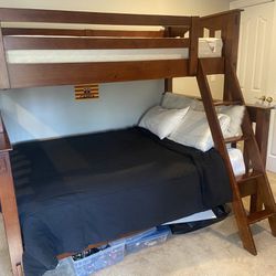 Pottery Barn Kids Kendall Twin Over Full Bunk Beds (Twin Mattress Include)