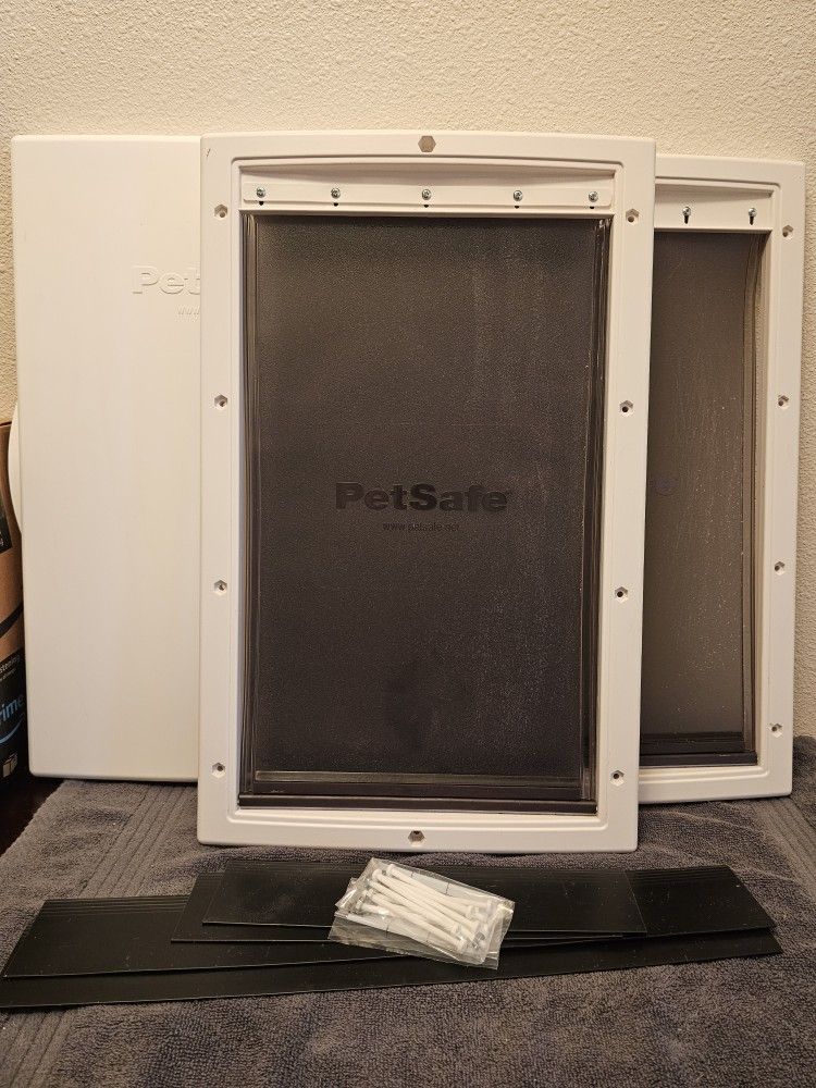 Extreme Weather Doggy Door Size Large