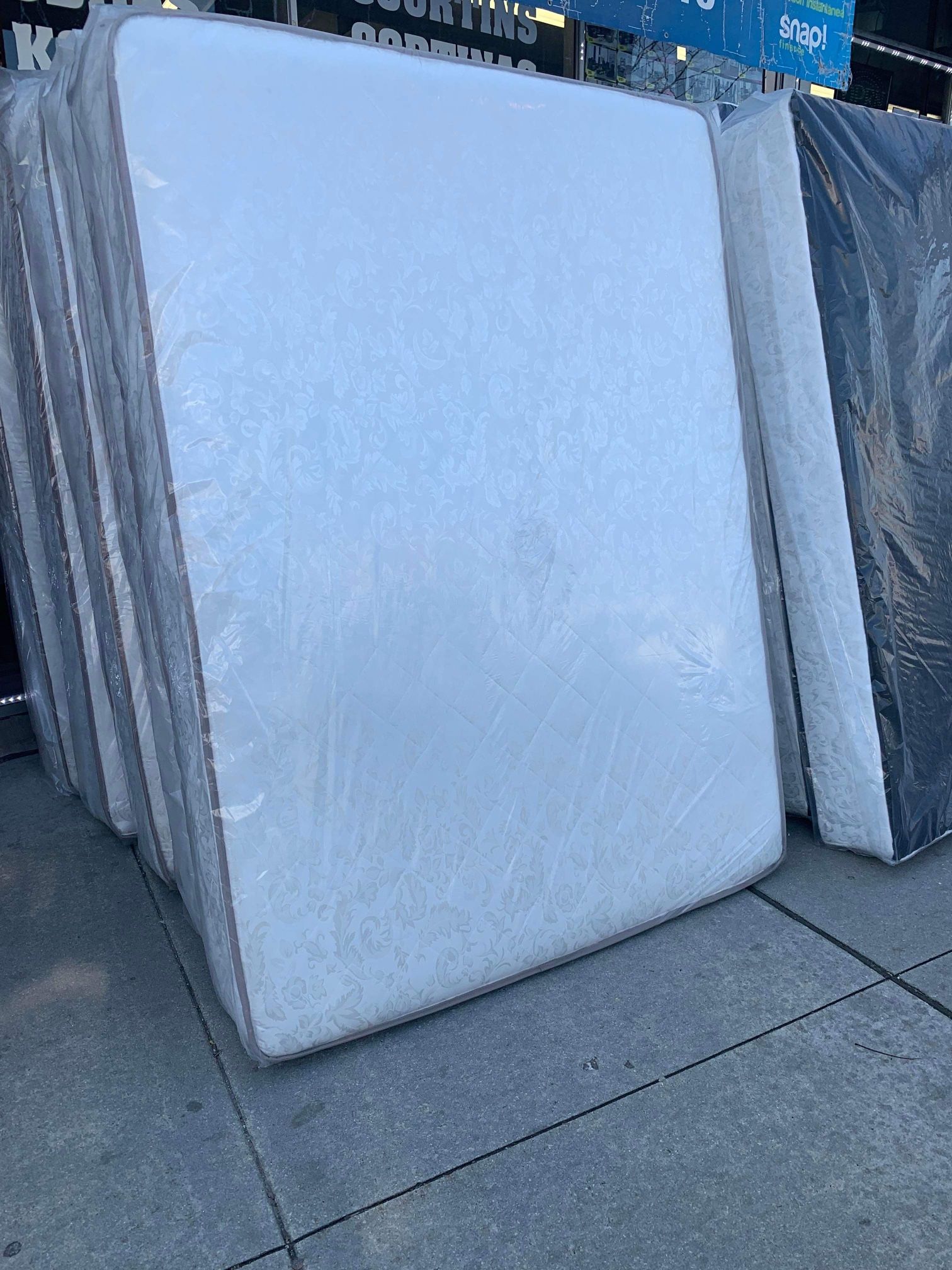 Brand New Mattresses Available In All Sizes Ready For Delivery,All Products : American Fashion Style Bags On Sale