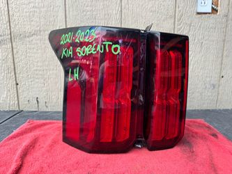 2021 2022 2023 KIA SORENTO LEFT SIDE TAIL LIGHT OEM USED