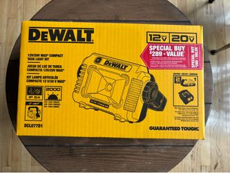 20-Volt MAX Task Light with 2.0 Ah Battery and Charger