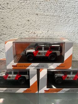 Master Model 1:64 Land Rover Defender 110 in Grey Jurassic Park