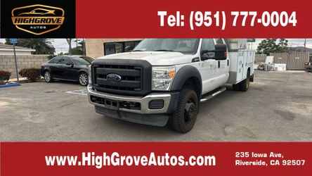 2015 Ford F550 Super Duty Crew Cab & Chassis