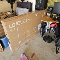 LG 65 C3 New in box, No issues