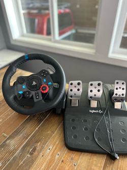 Logitech G29 Driving Force Racing Wheel and Pedals