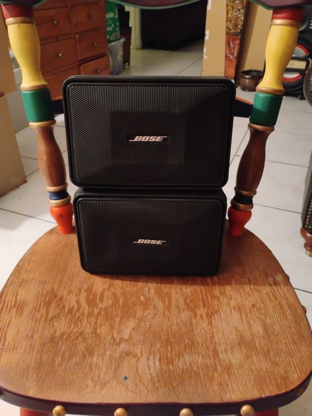 2 Bose Speaker