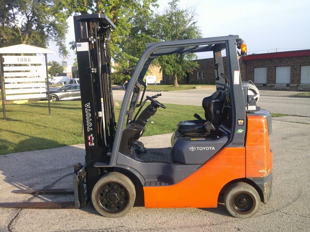 5K LB. Capacity Toyota 2019 Tall Mast Forklift