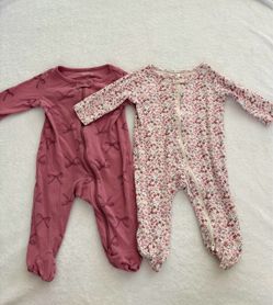 2 pack footed baby girl onesies-sleepers