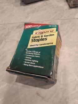 Vigoro Fabric & Garden Staples 500-Pack