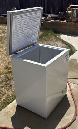 Frigidaire Deep Freezer 5 cu ft
