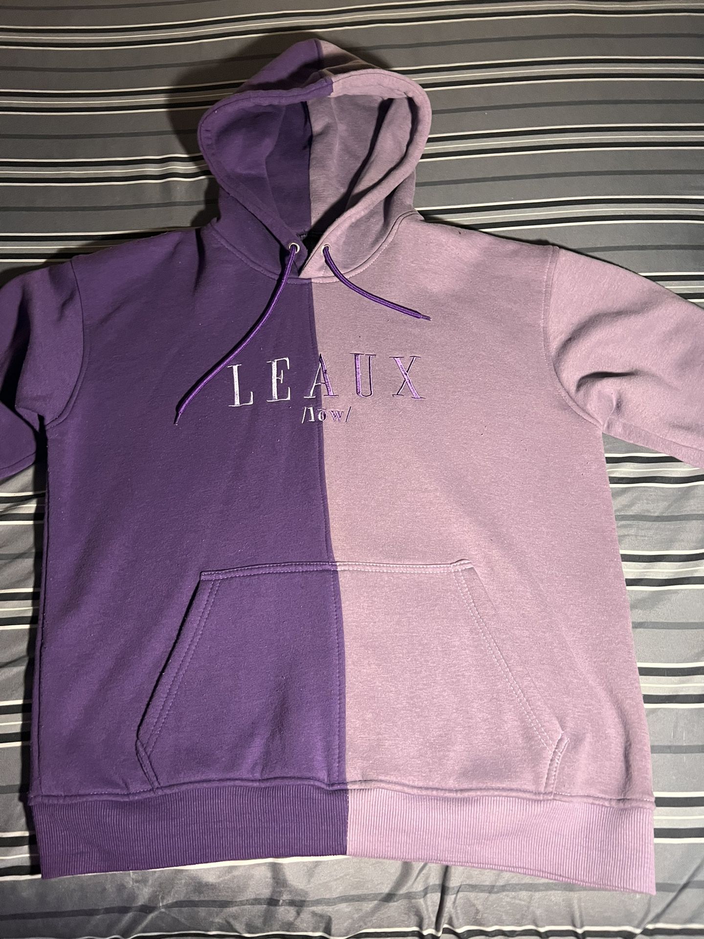“LEAÚX” Hoodie.  Size:XL. Color:Purple/Lavender 