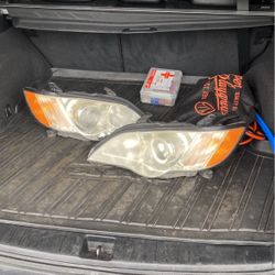 Headlights 2009 Subaru Outback OEM
