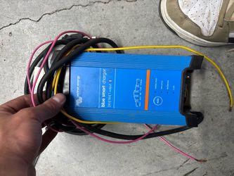 Victron Energy Blue Smart Battery Charger 24V 16A