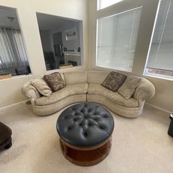 Free Sectional Couch – Needs Some TLC (Pickup Only)