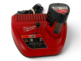 MILWAUKEE M12 CHARGER + 2.0AH 12V BATTERY (CMP130645)
