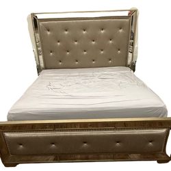Cali King Bed 