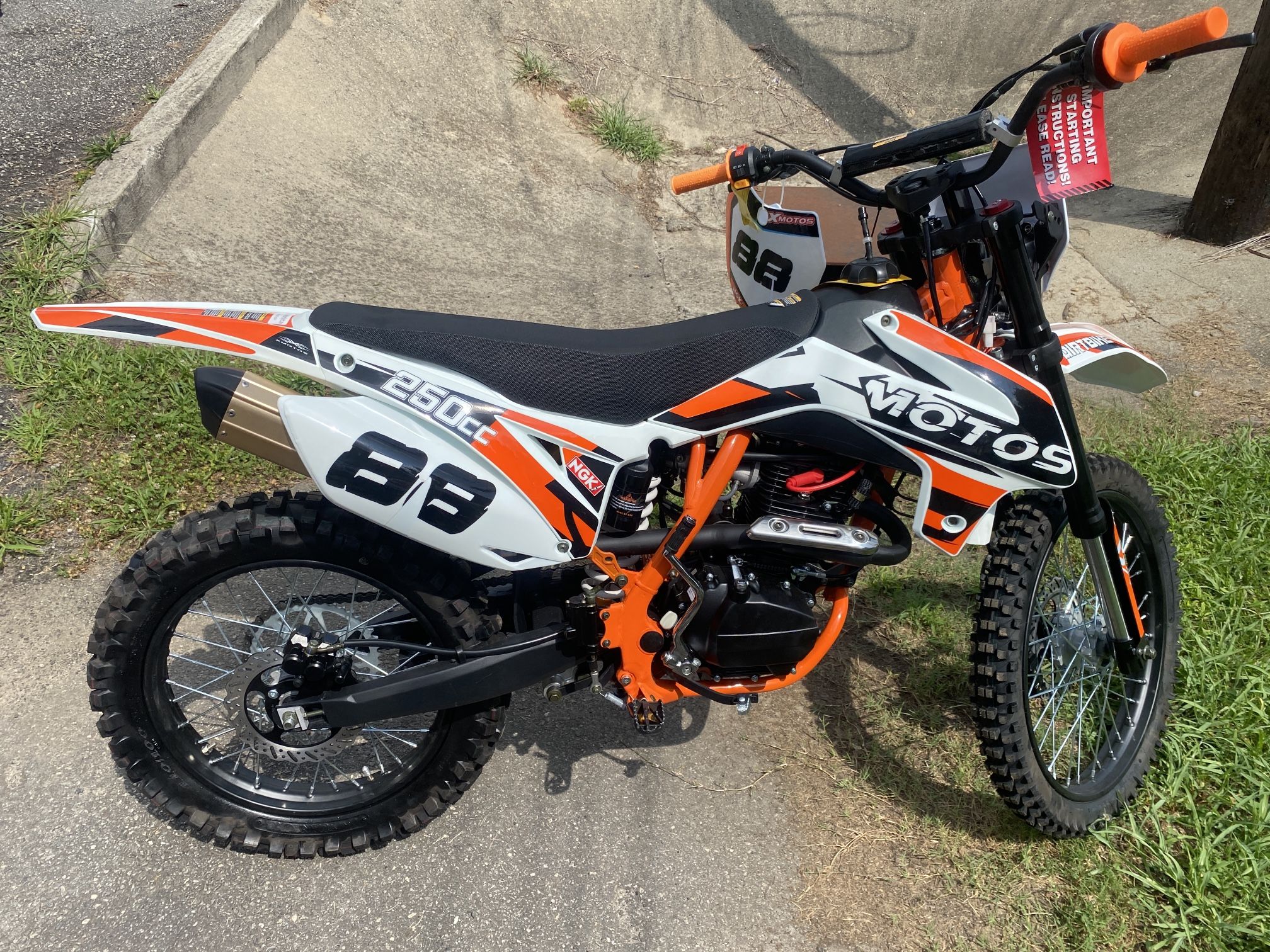 Brand New XMotos 250cc #88 dirt bike