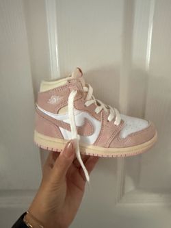 Toddler Jordan 1 Retro High size 9