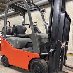 LATEST TOYOTA M8 Forklift for sale 