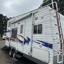 2007 Redline Toyhauler
