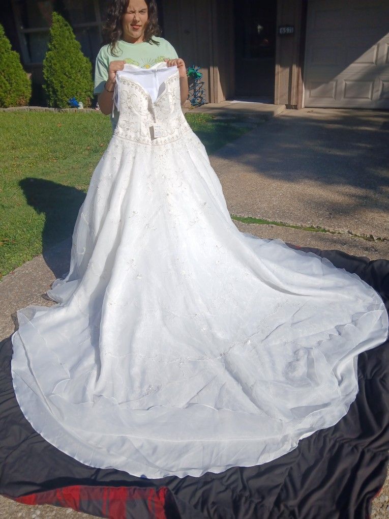 Oleg Cassini Wedding Dress NEVER WORN