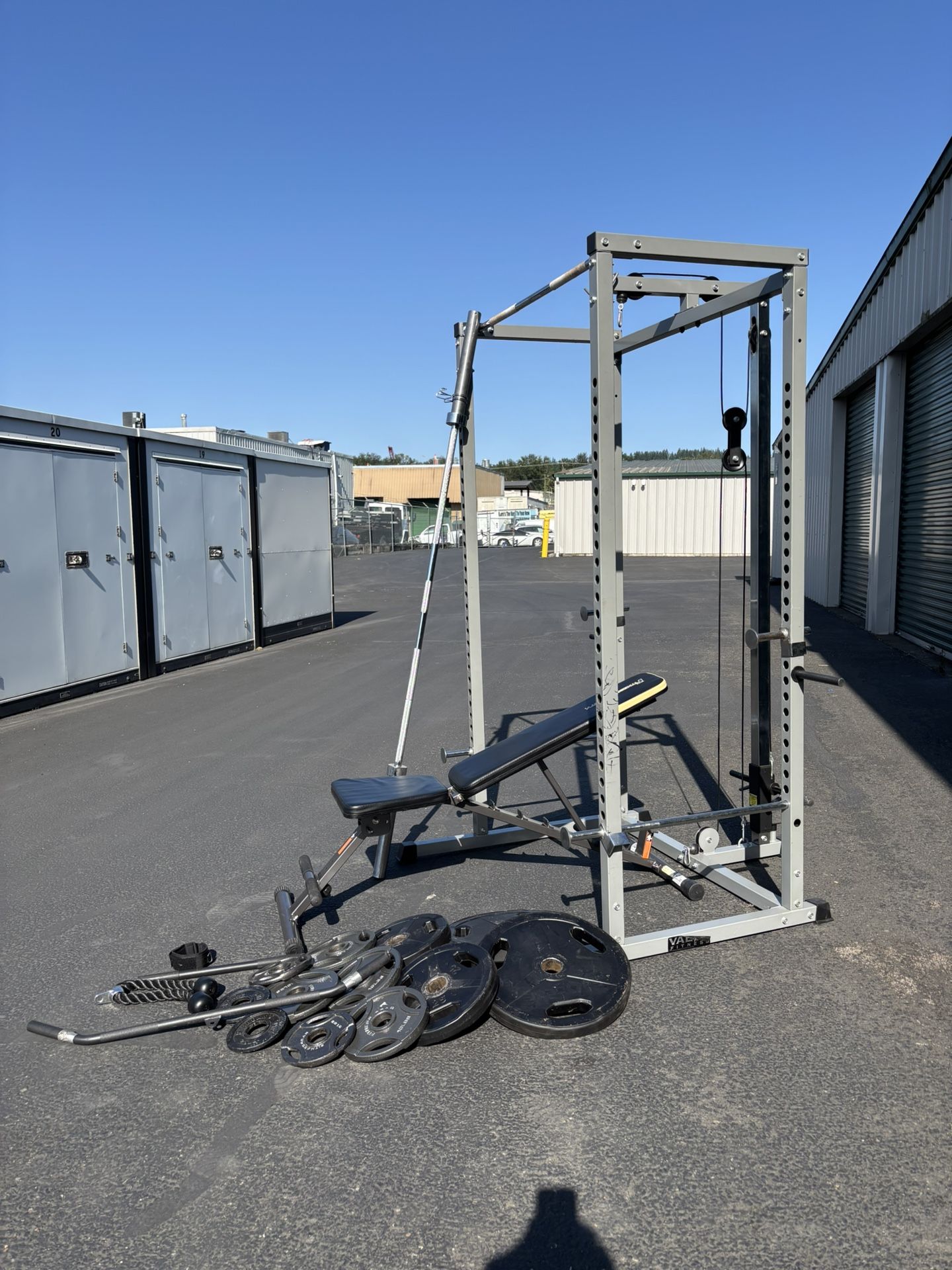Power Rack With Lat Pull Down And Weights Bar Bench