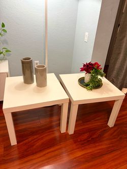 Set of 2 White Side Tables