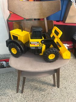 Tonka XL steel front loader/bulldozer toy