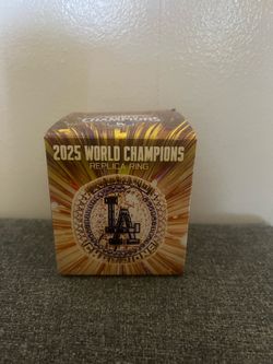 Freddy Freeman ring