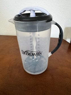 Formula mixing pitcher