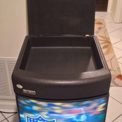 NFL SKYBOX REFRESHMENTS Center Refrigerator on wheels ice  platter box on top SuperBowl Sunday 
