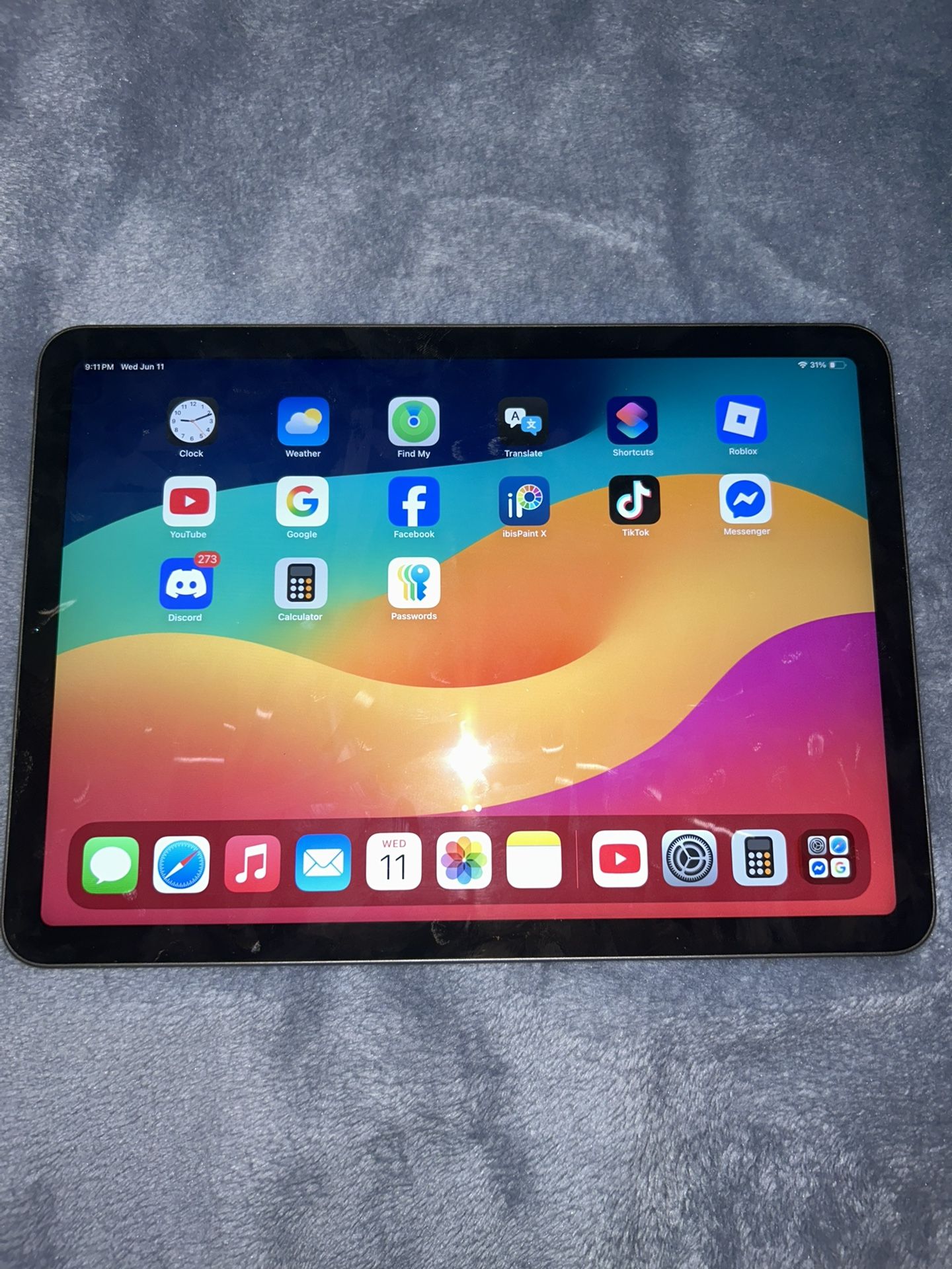 iPad Air M2 With Magic Keyboard
