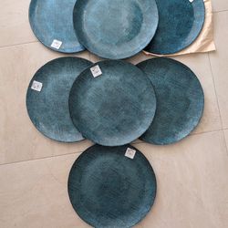 Beautiful Brand New Set of 7 Pier 1 Heavy Glass Charger Plates in Metallic Emerald Blue Green