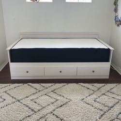 Twin Mattress And bed