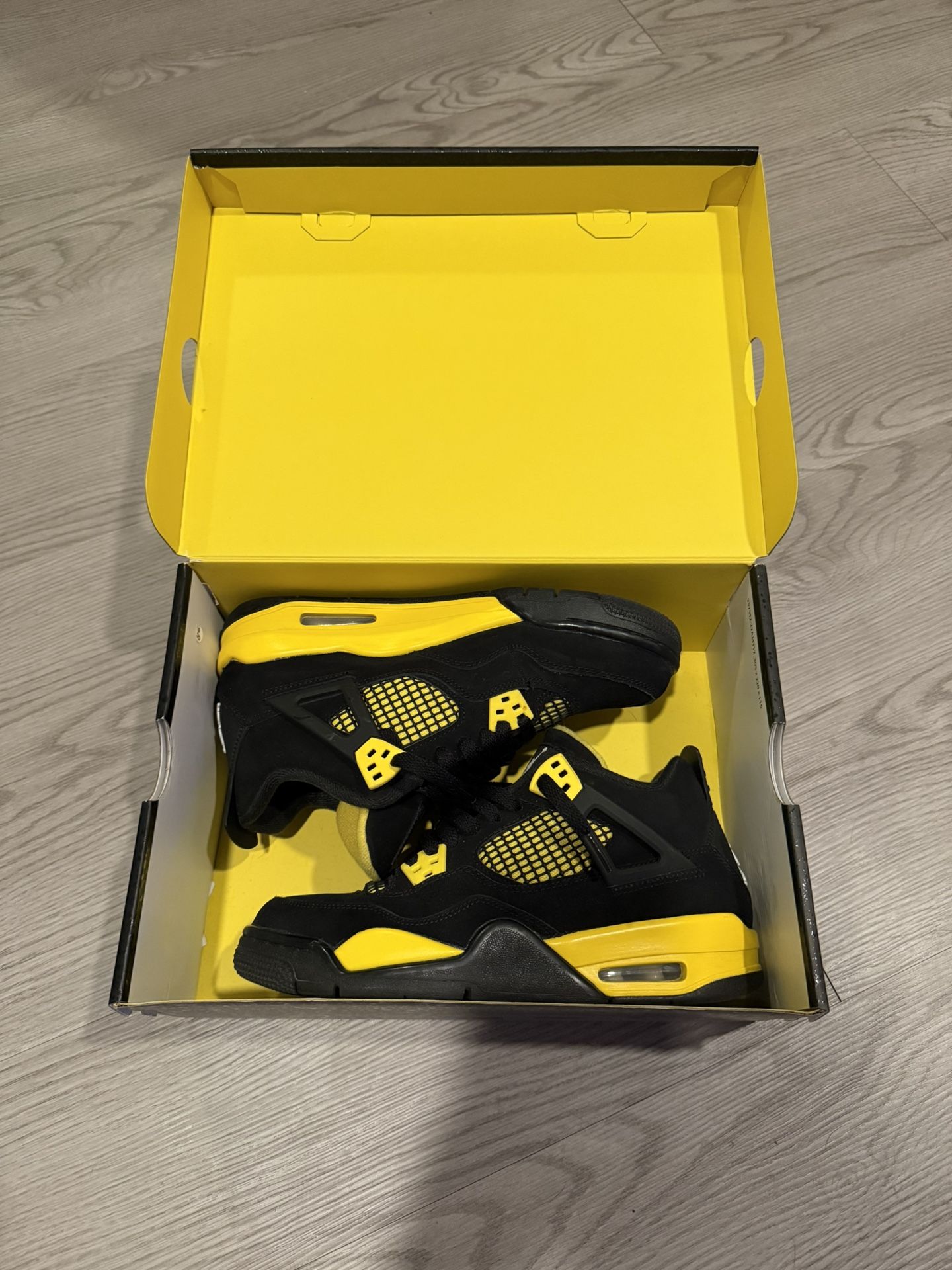 Jordan 4 Retro Thunder (GS)