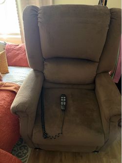 Lazy Boy lift off Recliner $80