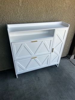Shoe cabinet storage