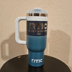 RTIC Road Trip Tumbler 30oz Water Bottle 