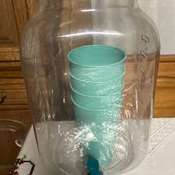 Jar and  plastic  cups