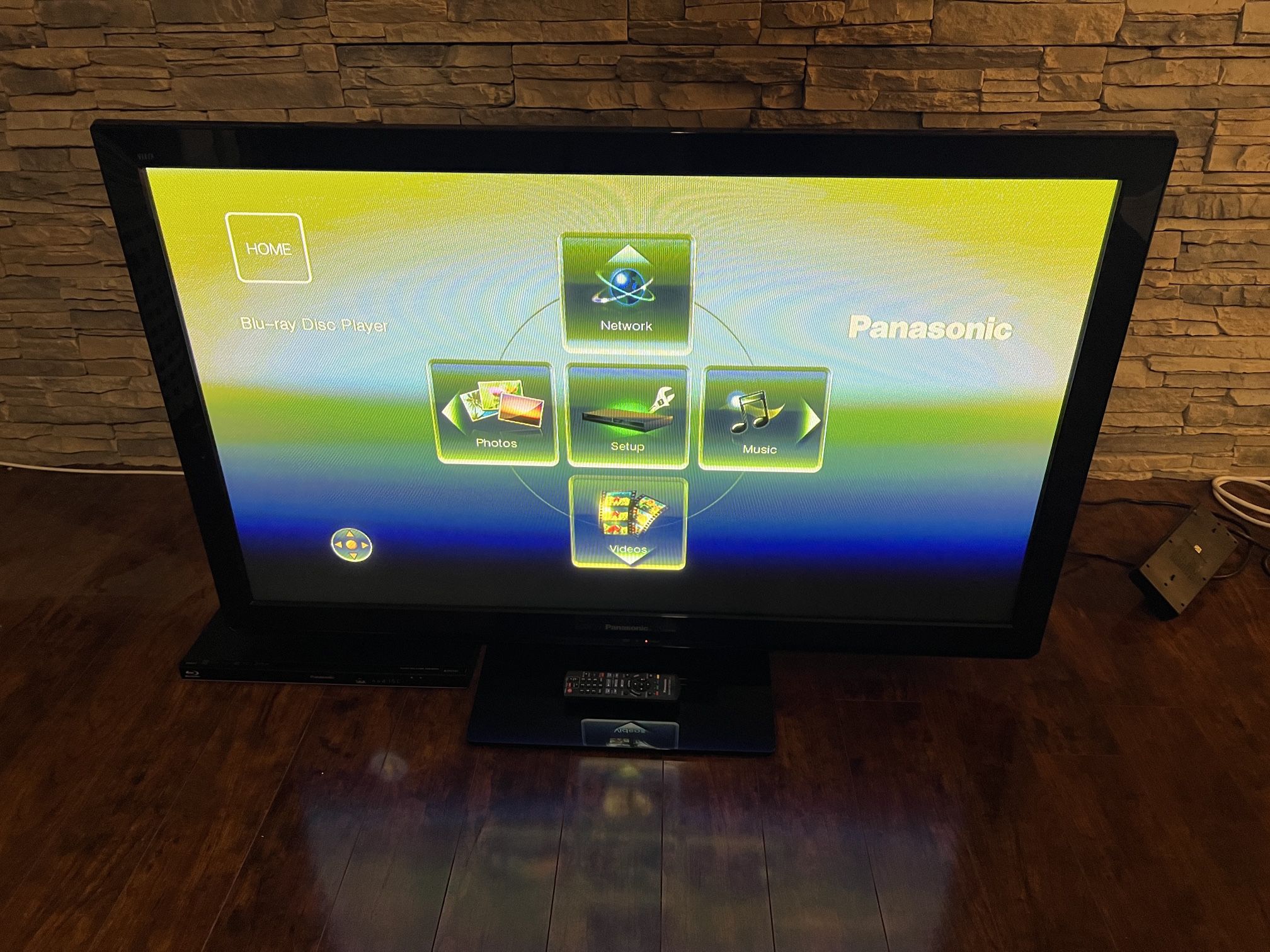 Panasonic Plasma TV 50” Inch with Blu-Ray Player and Roku