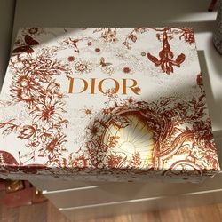 Beautiful Cristiano Dior, leather purse with box and certificate high-quality 5+