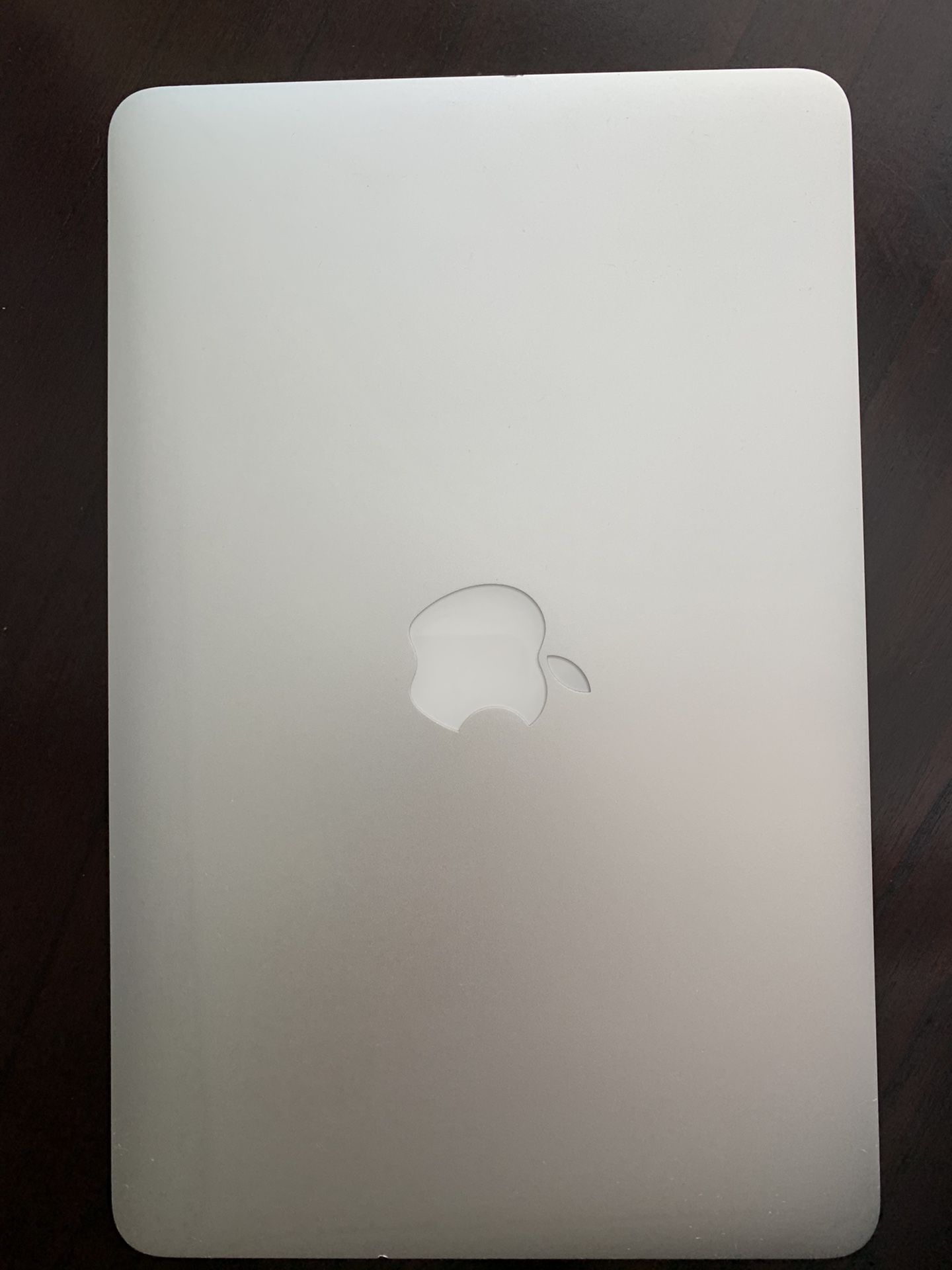 Pristine condition 2014 Macbook Air 11” with Core i5, 4GB RAM, and 121GB Flash Drive