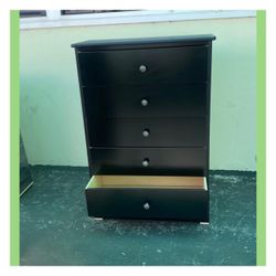 5 drawers dresser / Five drawers dresser