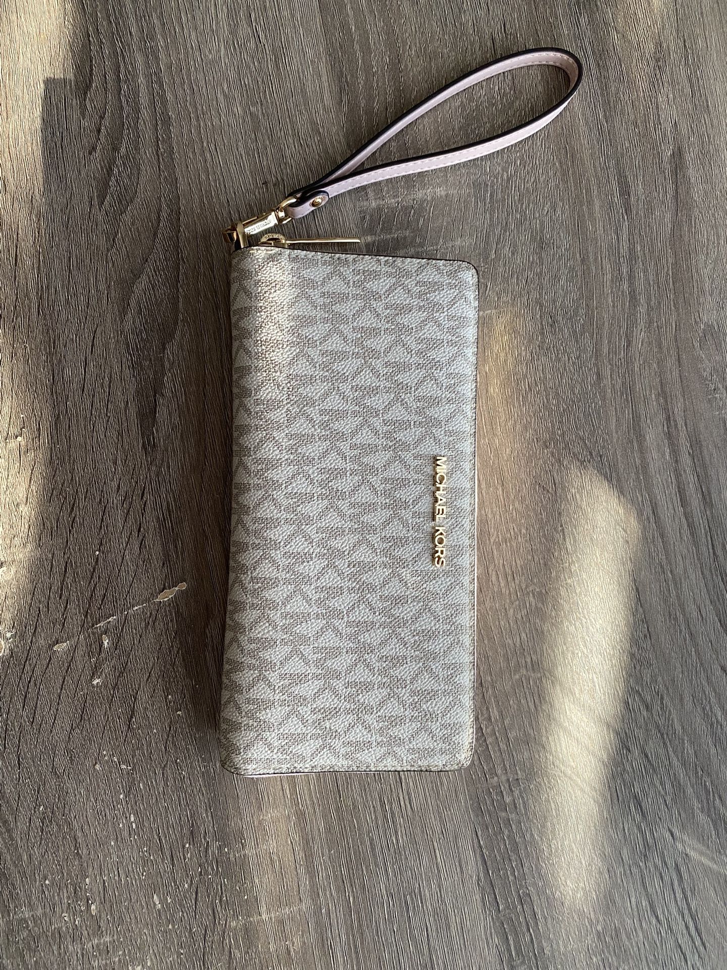 Michael Kors White/Pink Wristlet 