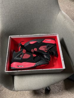 Air Jordan Red Thunder Sneakers (Size 4) (Women’s 5.5)