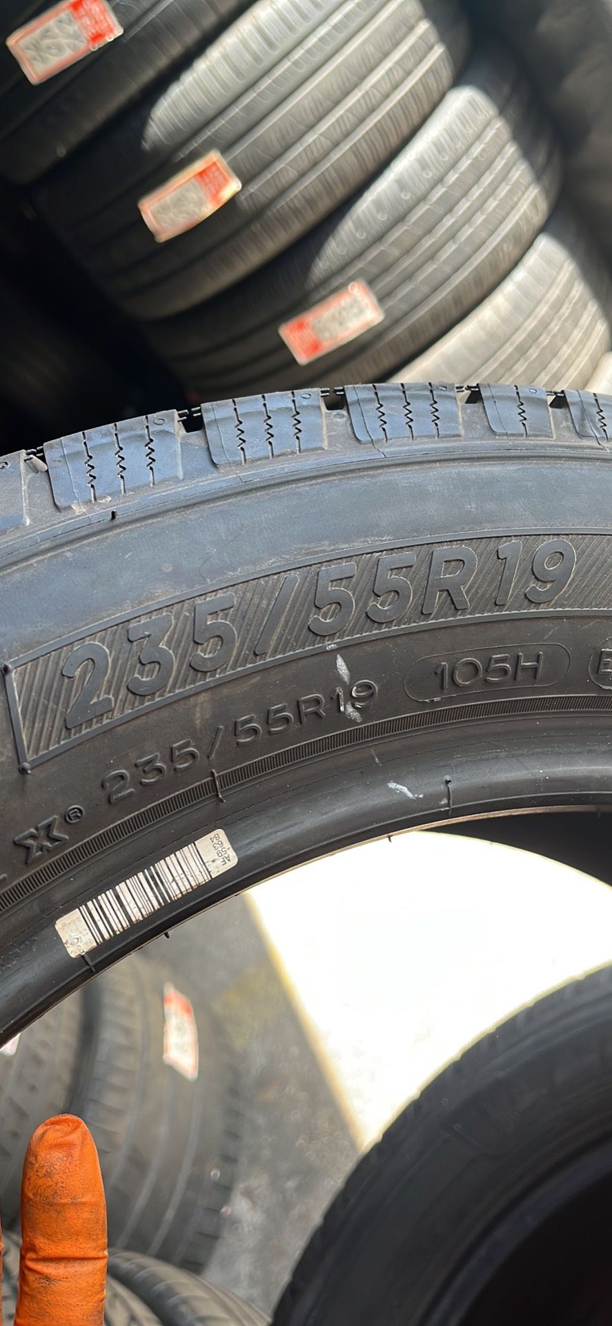 Michelin Defender LTX 235/55/19
