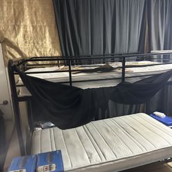 Bunk Bed With Matters 